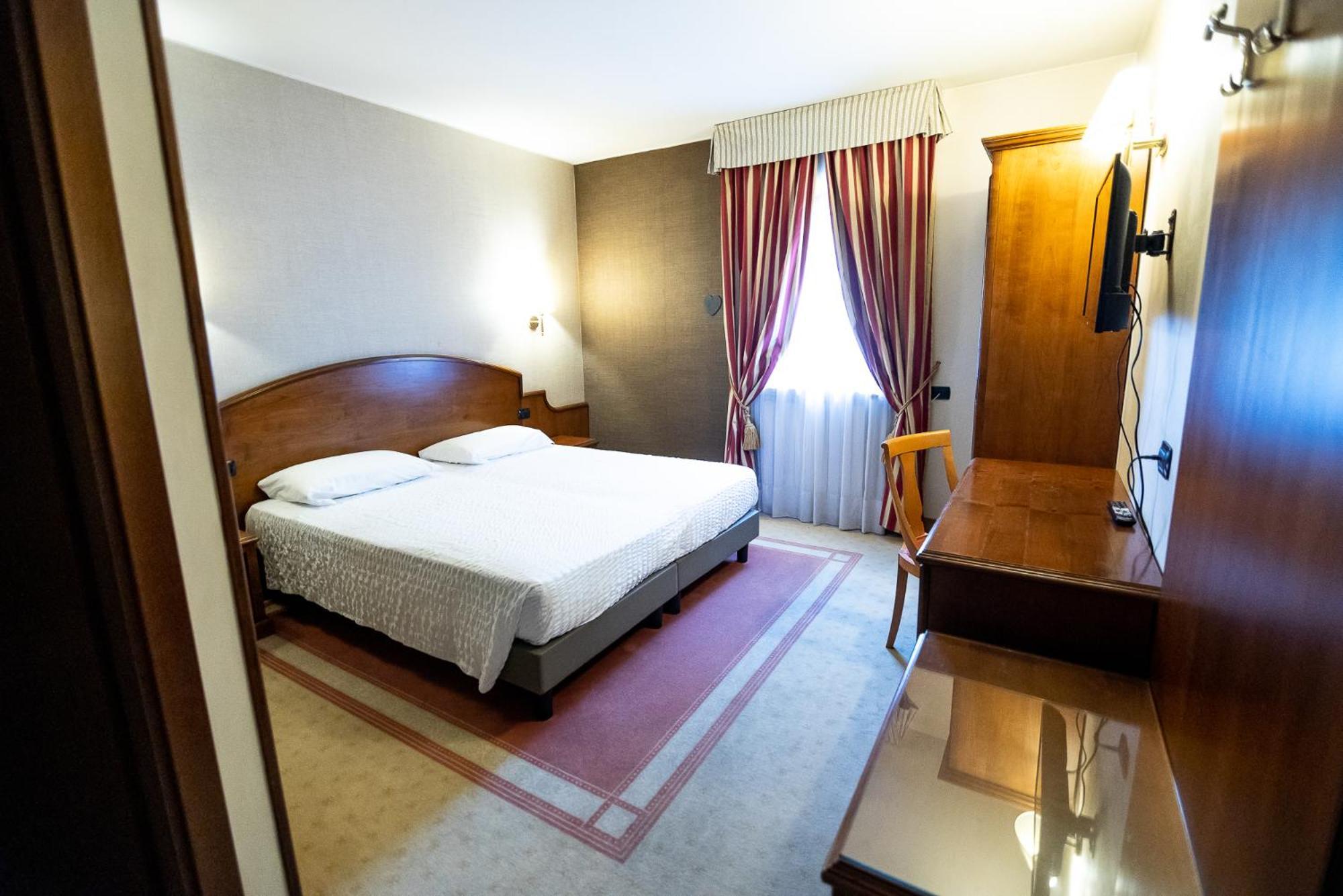 Hotel Rendez Vous Шатійон Екстер'єр фото
