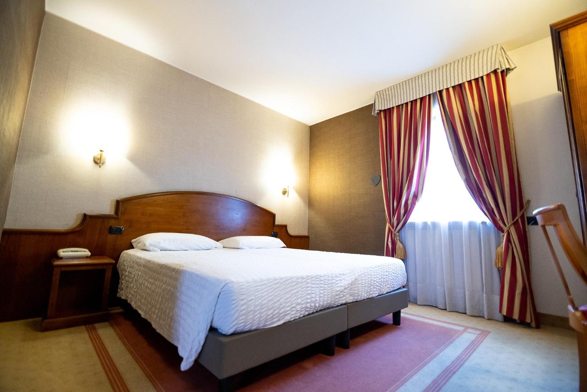 Hotel Rendez Vous Шатійон Екстер'єр фото