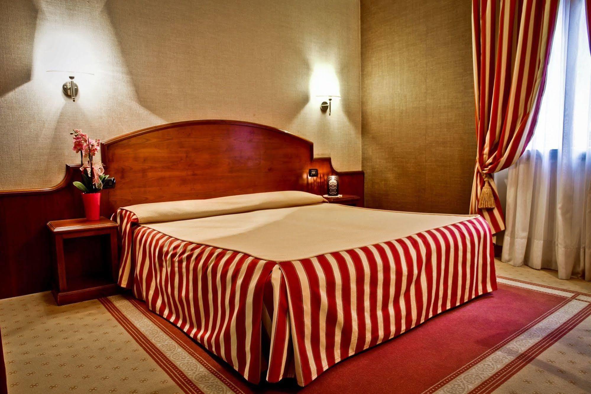 Hotel Rendez Vous Шатійон Екстер'єр фото